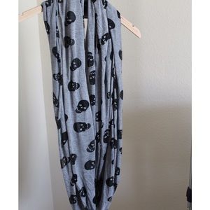 Steve Madden Skull Infinity Scarf